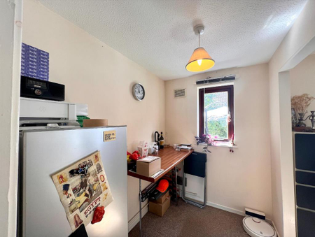 2 bedroom terraced house to rent - Photo 2