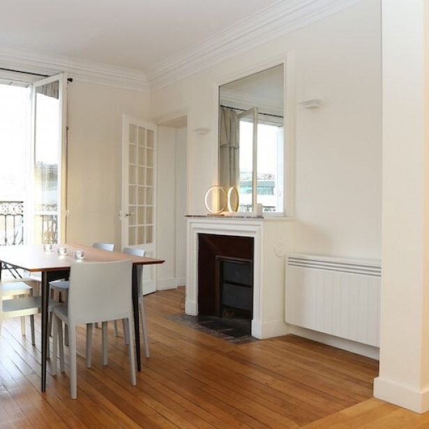 Appartement • Auteuil Nord - Photo 1