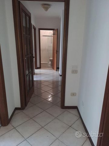 Parma stanza singola zona ospedale, arredato - Photo 4