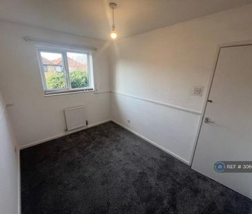 2 bedroom semi-detached house to rent - Photo 6