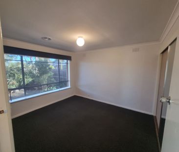 Conveniently Located - Photo 4