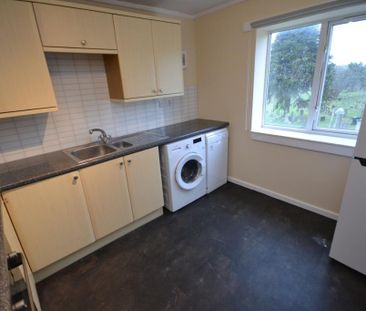 3 bedroom flat to rent - Photo 6