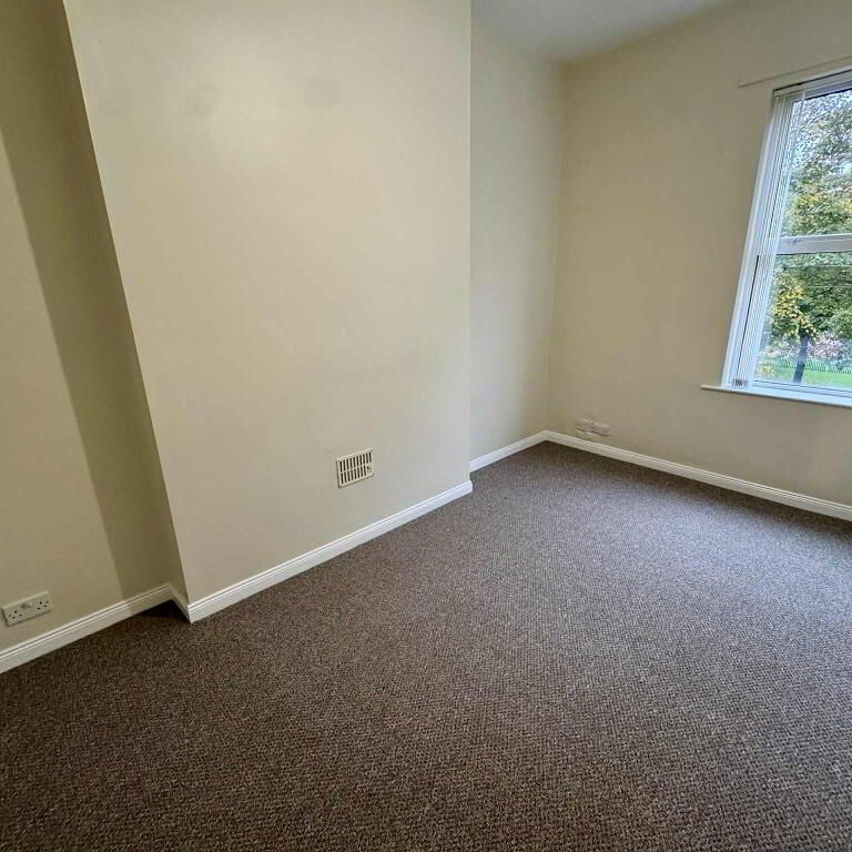 Unit 2, 50 Castleton Gardnes, Belfast, BT15 3BY - Photo 1