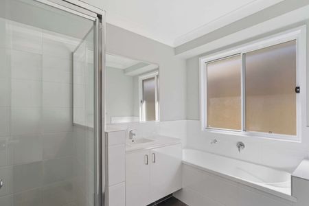 1/9 Sheepdog Road, Park Ridge QLD 4125 - House For Rent | Domain - Photo 4