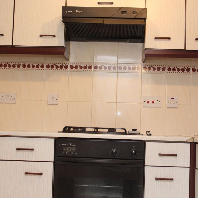 Edward Avenue, Newark, Notts, NG24 - Photo 1