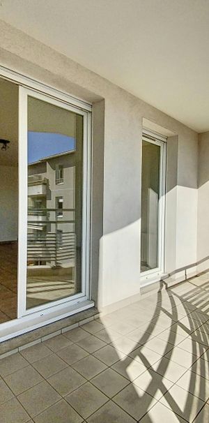 Lyon 3ème : Lumineux T3 en étage élevé avec garage double - Photo 1