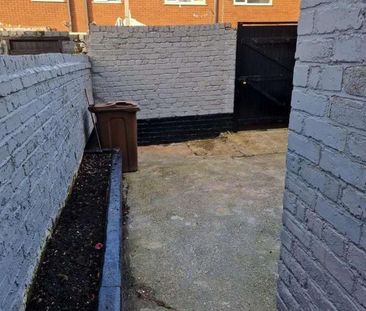 Bedford Road, Liverpool, L20 - Photo 3