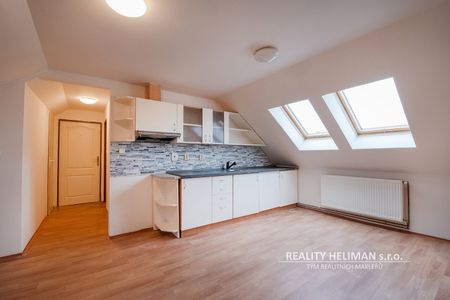 Pronájem bytu 2+kk 50 m² - Fotografie 2