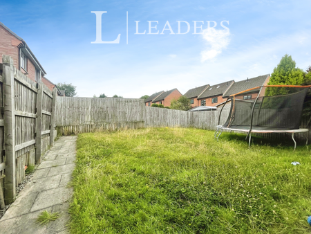 3 bedroom house to rent Greene Way, M7 - Photo 2