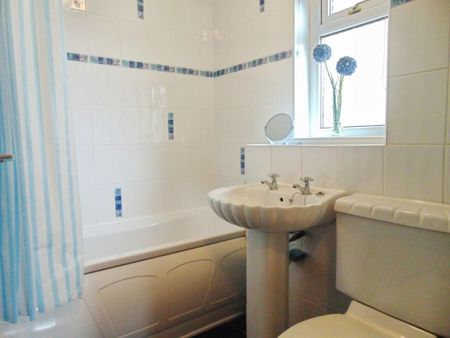 1 bedroom ground floor flat to rent - Photo 5