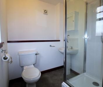 Gray Buchanan Court, Polmont, FK2 - Photo 5