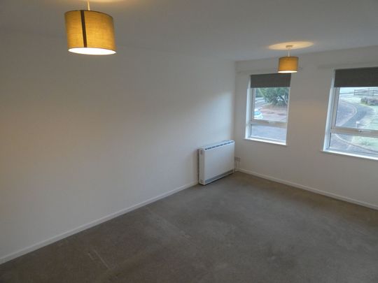 1 bed Studio Apartment - To Let - Photo 1