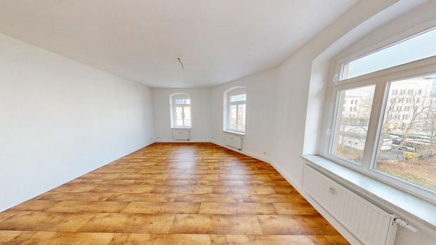 Großzügige 2-Raum-Altbauwohnung nahe Brühl-Boulevard - Photo 1