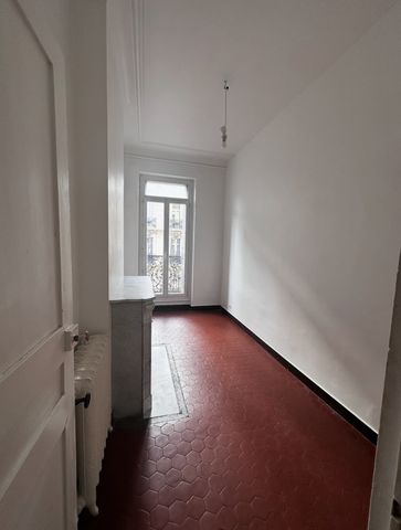 Location Appartement 4 pièces 122m² MARSEILLE 8ème - Photo 3