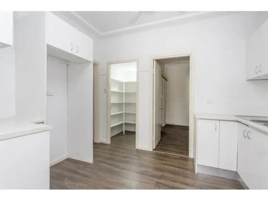 “Four bedroom house with ducted air conditioning” - Photo 1