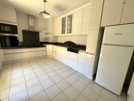 Location Appartement 4 pièces 105m² AIX EN PROVENCE 13100 - Photo 4
