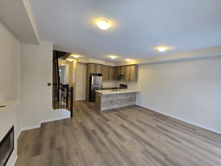 For Lease - 28 Seahorse Common, Cambridge, Ontario - Photo 2