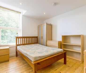 6 bedroom terraced house to rent - Photo 3