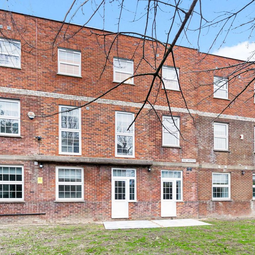 Studio 12 - Eastbourne Station Studio All bills Included Unit 2 - Photo 1