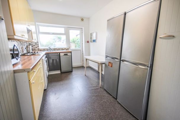 Madison Avenue, Bournemouth - Photo 1