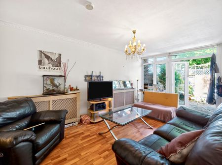 Mallard Close, Hackney, London, E9 5JL - Photo 2