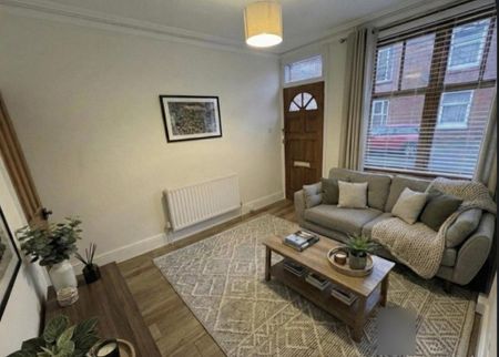 2 bedroom terraced house to rent - Photo 2