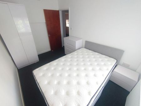 3 bedroom terraced house to rent - Photo 3