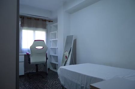 Calle del Doctor Manuel Candela, Valencia, Valencian Community 46021 - Photo 3