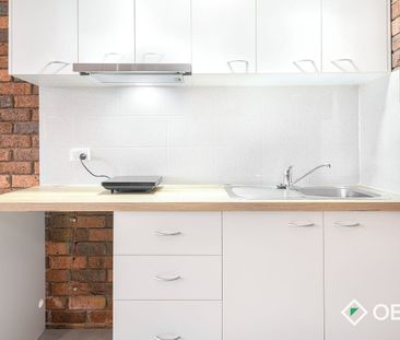 Practical Beachside Living - Studio, 1 Bath Apartment in Frankston - Photo 2