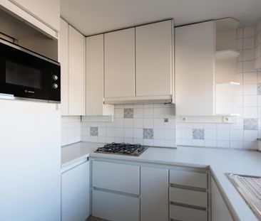 Zeer lichtrijk 1 SLK appartement met garage en berging - Photo 6