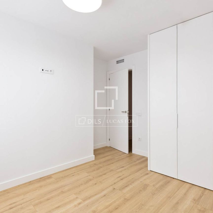 New build 6 Bedroom house / villa with 108m² garden for rent in Gavà Mar, Barcelona - Foto 1