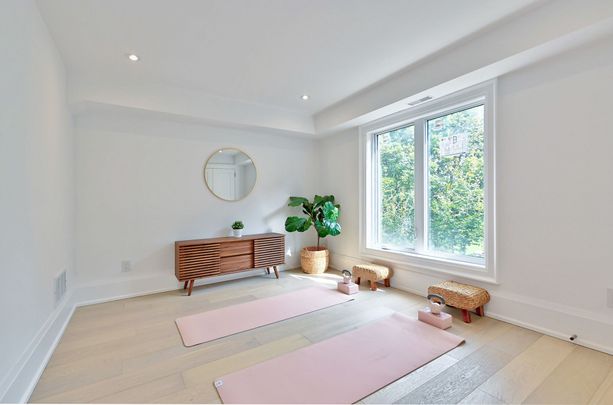 For Lease - 27 Hurlingham Crescent, Toronto, Ontario - Photo 1