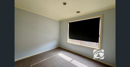 FRESHLY PAINTED THROUGHOUT UNIT IN GREAT LOCATION! - Photo 5