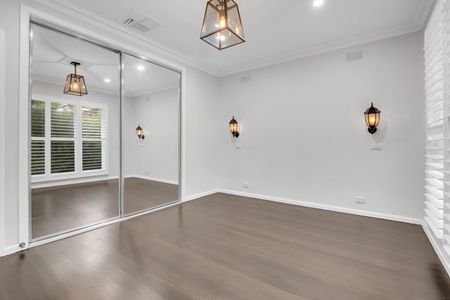 33 Yallambie Road, Macleod VIC 3085 - House For Rent | Domain - Photo 5