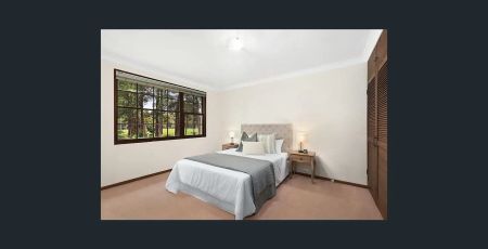 “Elegant Family Retreat in the Heart of Castle Hill !!!!” - Photo 3