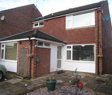 Rugby Drive, Macclesfield - Photo 1