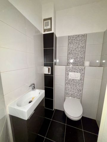 ERDGESCHOSS - Helle 2-Zimmer-Wohnung mit Terrasse zu vermieten - Photo 3
