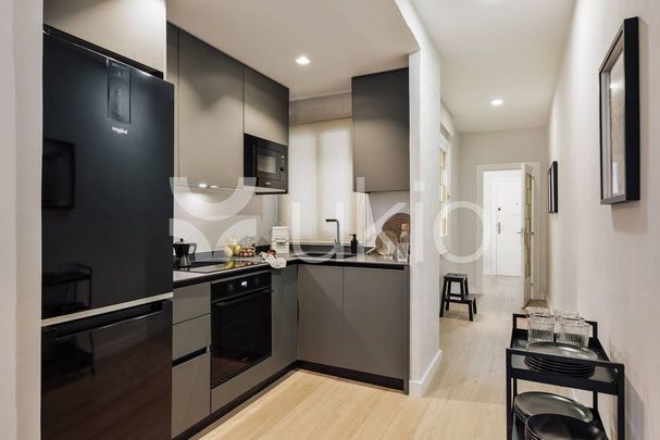 4 room luxury Apartment for rent in Via Augusta, 149, Barcelona, Province of Barcelona, Catalonia - Photo 1