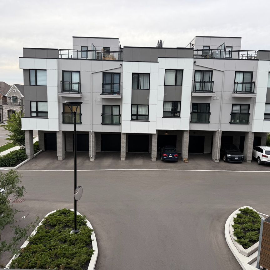 For Lease - 3250 Carding Mill Trail Unit# 213, Oakville, Ontario - Photo 1