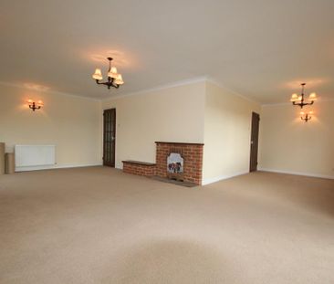 3 bedroom detached bungalow to rent - Photo 1