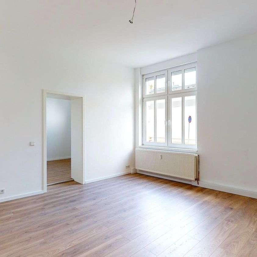 *ERSTBEZUG NACH SANIERUNG* Großzügige 4-Zimmerwohnung mit Charme - Foto 1