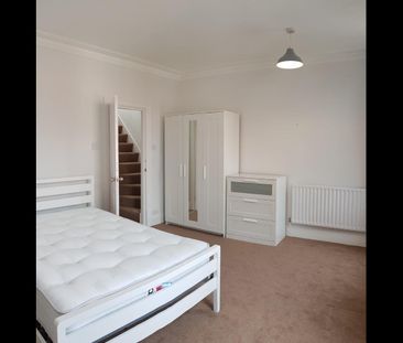 4 Bed Semi-Detached House, Melbourne Road, NG2 - Photo 6