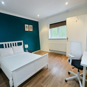 Room in a Shared House, Manchester, M15 - Photo 2