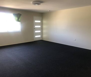 3 BEDROOM HOME IN SLADE POINT - Photo 4