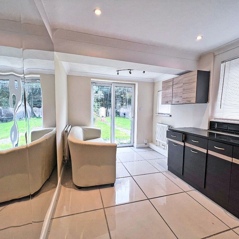 Southampton Street, Farnborough, GU14 - Photo 1