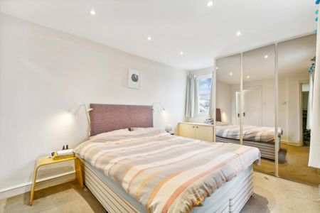 3 bedroom flat to rent - Photo 5