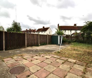 2 bedroom end of terrace house to rent - Photo 2