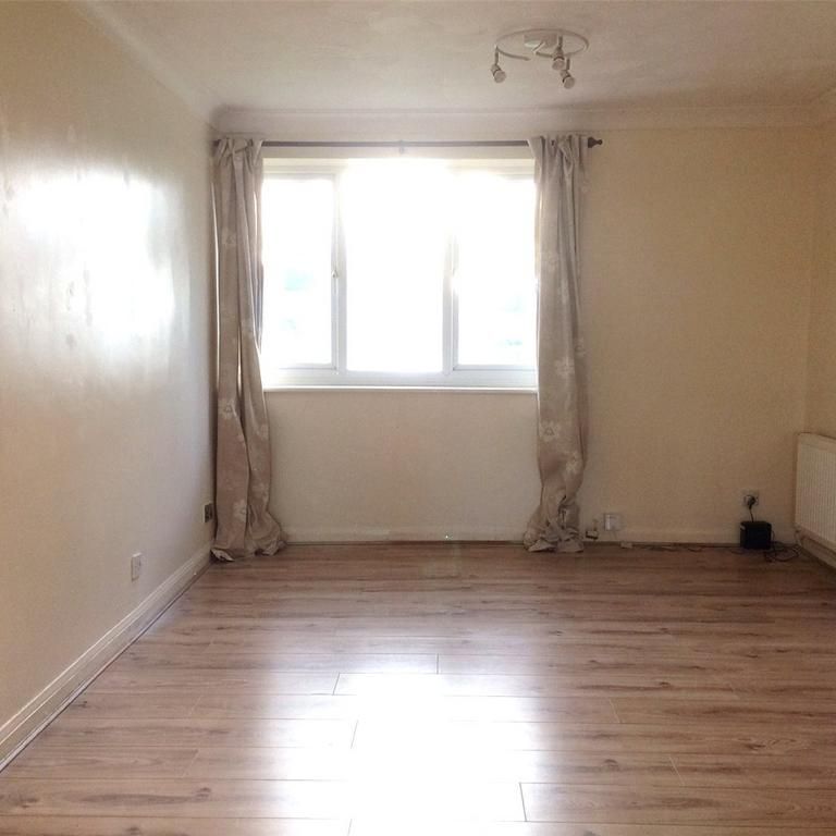 3 bedroom end of terrace house to rent - Photo 1