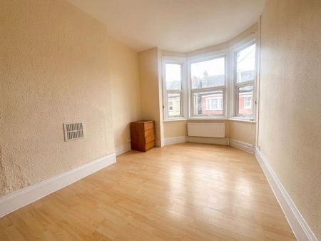 2 bedroom flat to rent - Photo 3