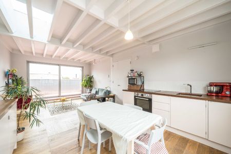 Sandra Court, Mitcham, CR4, London - Photo 2